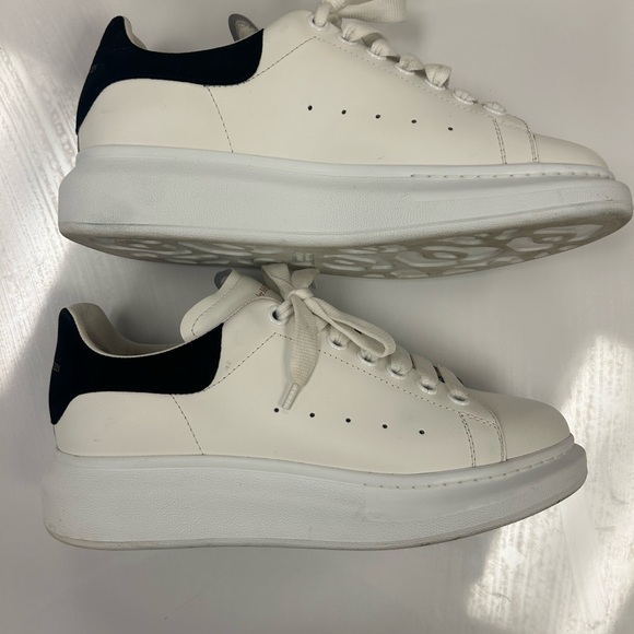 Alexander McQueen Larry Sneaker white/black - Picture 2 of 10